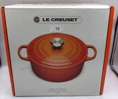 LE CREUSET SIGNATURE ROUND CASSEROLE/OVEN DISH 28CM 6.7L CAPACITY- COLOUR VOLCANIC FLAME: LOCATION - TOP 50 RACK