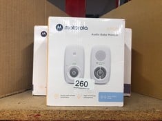 QUANTITY OF MOTOROLA BABY ITEMS TO INCLUDE MOTOROLA NURSERY AM21/MBP21 AUDIO BABY MONITOR - DIGITAL BABY MONITOR WITH DECT TECHNOLOGY FOR AUDIO MONITORING - 300 METER RANGE - HIGH SENSITIVITY MICROPH