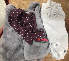 QUANTITY OF BABY LEGGINGS TO INCLUDE GREY LEGGINGS SIZE 6-9M: LOCATION - E RACK