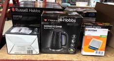 QUANTITY OF ITEMS TO INCLUDE RUSSELL HOBBS ELECTRIC 0.85L TRAVEL KETTLE, SMALL & COMPACT, DUAL VOLTAGE, IDEAL FOR ABROAD/CARAVAN/CAMPING, INC 2 CUPS & SPOONS, REMOVABLE WASHABLE ANTI-SCALE FILTER, WA