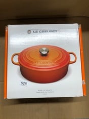 LE CREUSET SIGNATURE ENAMELLED CAST IRON ROUND CASSEROLE DISH WITH LID, 22 CM, 3.3 LITRE, WHITE: LOCATION - F RACK