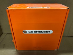 LE CREUSET CAST IRON CASSEROLE WITH LID, ROUND, DIAMETER 22 CM, 2.75 QT, FOR ALL OVENS AND RANGES (INCLUDE INDUCTION), VOLCANIC.: LOCATION - G RACK