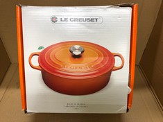 LE CREUSET SIGNATURE ENAMELLED CAST IRON OVAL CASSEROLE DISH WITH LID, 27 CM, 4.1 LITRE, MARSEILLE BLUE, 211782720.: LOCATION - G RACK