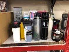 QUANTITY OF ASSORTED ITEMS TO INCLUDE STANLEY CAMP MUG: LOCATION - BACK RACK