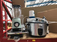 QUANTITY OF KITCHEN ITEMS TO INCLUDE RUSSELL HOBBS SLOW COOKER : LOCATION - MIDDLE RACK(COLLECTION OR OPTIONAL DELIVERY AVAILABLE)