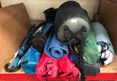 QUANTITY OF ASSORTED CAMPING ITEMS TO INCLUDE ANDES SLEEPING BAG: LOCATION - BACK RACK(COLLECTION OR OPTIONAL DELIVERY AVAILABLE)