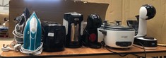 QUANTITY OF ASSORTED KITCHEN ITEMS TO INCLUDE RUSSELL HOBBS SLOW COOKER : LOCATION - TABLES(COLLECTION OR OPTIONAL DELIVERY AVAILABLE)