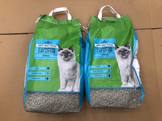 PALLET OF ASSORTED CAT LITTER TO INCLUDE SANICAT CLASSIC CAT LITTER : LOCATION - BACK FLOOR(COLLECTION OR OPTIONAL DELIVERY AVAILABLE)