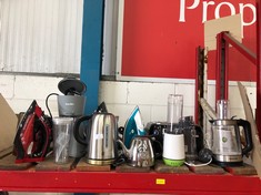 QUANTITY OF ASSORTED HOME ITEMS TO INCLUDE RUSSELL HOBBS SILVER ELECTRIC KETTLE : LOCATION - LEFT RACK(COLLECTION OR OPTIONAL DELIVERY AVAILABLE)