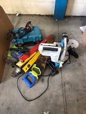 QUANTITY OF ASSORTED TOOLS TO INCLUDE MAC ALLISTER MITRE SAW MODEL MMIS210C: LOCATION - LEFT RACK(COLLECTION OR OPTIONAL DELIVERY AVAILABLE)