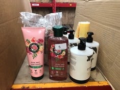 QUANTITY OF BEAUTY ITEMS TO INCLUDE REFRESH COWSHED HAND WASH - COLLECTION ONLY - LOCATION RIGHT RACK