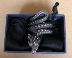 QUANTITY OF ASSORTED ITEMS TO INCLUDE SERPENT RING RRP £254: LOCATION - RACK C