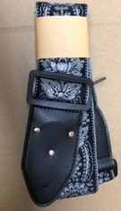 10X GUITAR STRAP RRP £119: LOCATION - RACK C