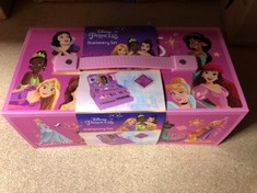 QUANTITY OF ASSORTED ITEMS TO INCLUDE DISNEY PRINCESS KIDS ART SET, COLOURING PENCILS PENS CRAYONS ART SUPPLIES IN ART BOX 30 PLUS PCS - GIFTS FOR GIRLS (PINK PRINCESSES): LOCATION - RACK E