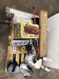 AN ASSORTMENT OF ITEMS TO INCLUDE EARLEX VAP 75 STEAM WALLPAPER STRIPPER 2000W