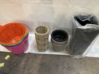 QTY OF ASSORTED ITEMS INCLUDED OUTDOOR PLASTIC PLANT POTS GRAY