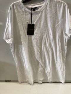 A QTY OF "THE WHITE COMPANY" CLOTHING TO INCLUDE MENS PJ TOP LARGE WHITE TOTAL RRP £292