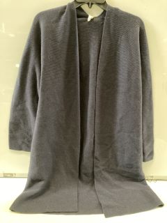 A QTY OF "THE WHITE COMPANY" CLOTHING TO INCLUDE COATIGAN WITH CASHMERE S NAVY TOTAL RRP £203