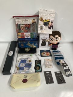 QTY OF HARRY POTTER ITEMS TO INCLUDE STATIONARY SETS