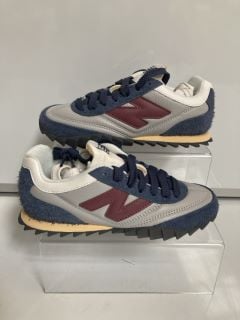 1 X NEW BALANCE VINTAGE INDIGO UK SIZE 4 TOTAL RRP £100