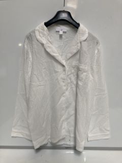 A BOX OF ASSORTED WOMEN'S CLOTHING TO INCLUDE "THE WHITE COMPANY" PYJAMA TOP IN WHITE TOTAL RRP £225