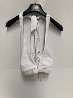 A BOX OF WOMEN'S CLOTHING TO INCLUDE "THE WHITE COMPANY" SQUARE NECK TEXTURED ONE PIECE SWIMSUIT IN WHITE - TOTAL RRP £280