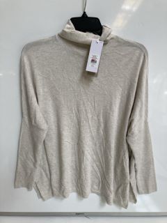 A BOX OF WOMEN'S CLOTHING TO INCLUDE "THE WHITE COMPANY" SPARKLE OVERSIZED ROLL NECK JUMPER IN CLOUD - TOTAL RRP £360