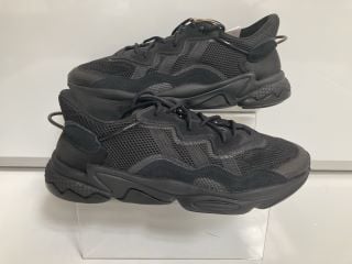 1 X ADIDAS OZWEEGO BLACK SIZE UK 9.5 TOTAL RRP £100