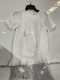 A QTY OF THE LITTLE WHITE COMPANY CLOTHING TO INCLUDE BUNNY VELOUR ROBE IN WHITE - TOTAL RRP £276