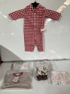 A QTY OF THE LITTLE WHITE COMPANY CLOTHING TO INCLUDE CHECK SLEEPSUIT WITH TOY - TOTAL RRP £575