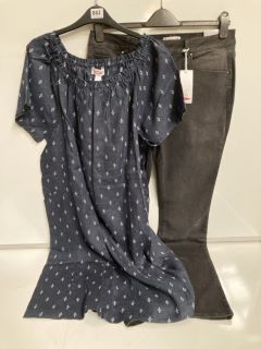 A QTY OF "THE WHITE COMPANY" TO INCLUDE LINEN OFF THE SHOULDER DEIA PRINT DRESS 12 BLUE PRINT TOTAL RRP £265