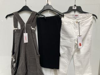 A QTY OF THE WHITE COMPANY CLOTHING TO INCLUDE ORGANIC BROMPTON SIZE 4 COLOUR ECRU TOTAL RRP £360.00