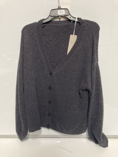 A QTY OF "THE WHITE COMPANY" TO INCLUDE GEM BUTTON CARDIGAN WITH ALPACA SIZE 18 STORM GREY TOTAL RRP £387