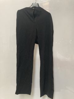 A QTY OF "THE WHITE COMPANY" CLOTHING TO INCLUDE TAILORED STRETCH WIDE LEG TROUSERS 10 BLACK TOTAL RRP £238