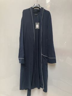 A QTY OF "THE WHITE COMPANY" CLOTHING TO INCLUDE MENS COTTON JERSEY ROBE EXTRA LARGE NAVY TOTAL RRP £233