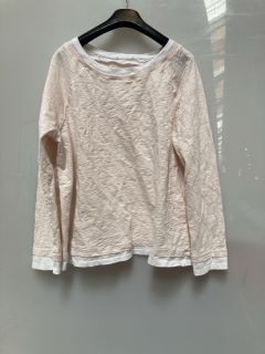 A QTY OF "THE WHITE COMPANY" CLOTHING TO INCLUDE GREY WOOL JUMPER SIZE XL TOTAL RRP £180