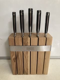 1 X SABATIER PROFESSIONAL 5 PIECE OAK KNIFE BLOCK SET, TO ALSO INCLUDE WUSTHOF CLASSIC PARING KNIFE (18+ ID MAYBE REQUIRED)