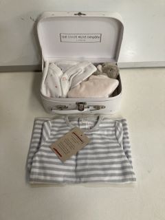 QTY OF ASSORTED THE LITTLE WHITE COMPANY ITEMS TO INCLUDE SAILBOAT JUMPER PEBBLE 12-18MTHS TOTAL RRP £180