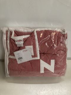 QTY OF ASSORTED THE WHITE COMPANY ITEMS TO INCLUDE SLEEPY GINGHAM QUILT COT BED IN RED TOTAL RRP £165