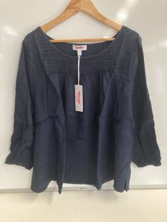 1 X THE WHITE COMPANY LINEN GAUZE PINTUCK BLOUSE NAVY SIZE 18, TO ALSO INCLUDE THE WHITE COMPANY JERSEY LACE INSERT BOHO TOP BLACK SIZE 10 TOTAL RRP £167