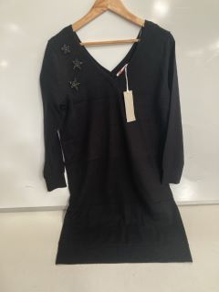 1 X THE WHITE COMPANY ORGANIC COTTON WOOL EMBELLISHED KNIT DRESS BLACK SIZE 10, TO ALSO INCLUDE THE WHITE COMPANY JERSEY LACE INSERT BOHO TOP BLACK SIZE 14 TOTAL RRP £198