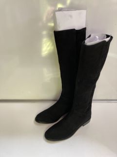 1 X THE WHITE COMPANY SUEDE HIGH LEG STRETCH BOOT BLACK UK 7 TOTAL RRP £169