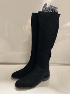 1 X THE WHITE COMPANY SUEDE HIGH LEG STRETCH BOOT BLACK UK 4 TOTAL RRP £169