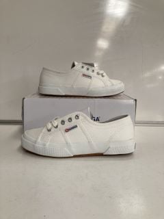 1 X PAIR OF VICTORIA TRAINERS, WHITE/GREY SIZE 39 TOGETHER WITH 1 X PAIR OF SUPERGA TRAINERS, WHITE, SIZE 38 TOTAL RRP £125