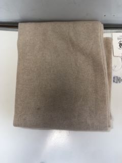 1 X WHITE COMPANY ORGANIC COTTON TEXTURED POM POM SCARF, GREY, ONE SIZE TOGETHER WITH 1 X WHITE COMPANY CASHMERE SCARF, CAMEL, ONE SIZE TOTAL RRP £180