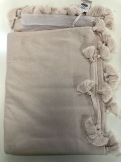 1 X WHITE COMPANY ORGANIC COTTON TEXTURED POM POM SCARF, GREY, ONE SIZE TOGETHER WITH 1 X WHITE COMPANY CASHMERE SCARF, CAMEL, ONE SIZE & 1 X CASHMERE PONCHO, PALE PINK TOTAL RRP £245