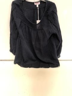 QTY OF THE WHITE COMPANY CLOTHING TO INCLUDE LINEN GAUZE PINTUCK BLOUSE IN NAVY - SIZE 16 - TOTAL RRP £196