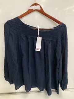 QTY OF THE WHITE COMPANY CLOTHING TO INCLUDE LINEN GAUZE PINTUCK BLOUSE IN NAVY - SIZE 16 - TOTAL RRP £187