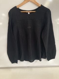 QTY OF THE WHITE COMPANY ITEMS TO INCLUDE EMBELLISHED KNIT DRESS BLACK SIZE 16 TOTAL RRP £227