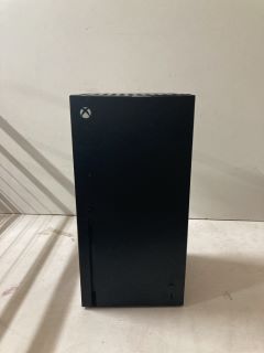 XBOX SERIES X REPLICA MINI FRIDGE